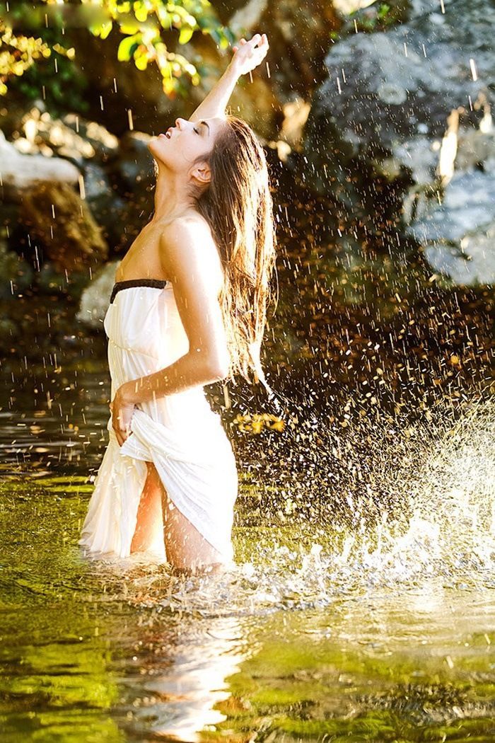 Marie Avgeropoulos in Taiyuan