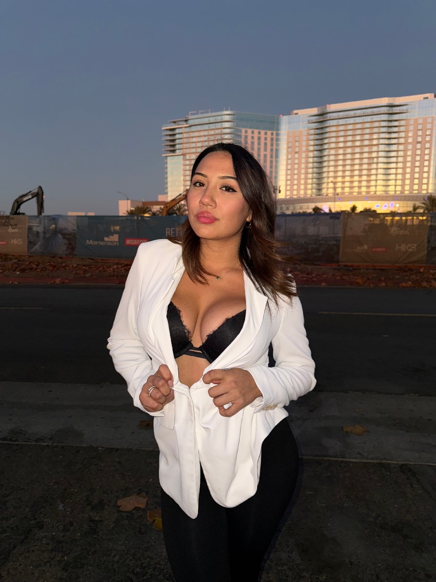 Take a pause and enjoy Ali Cruz — streaming from Taiyuan