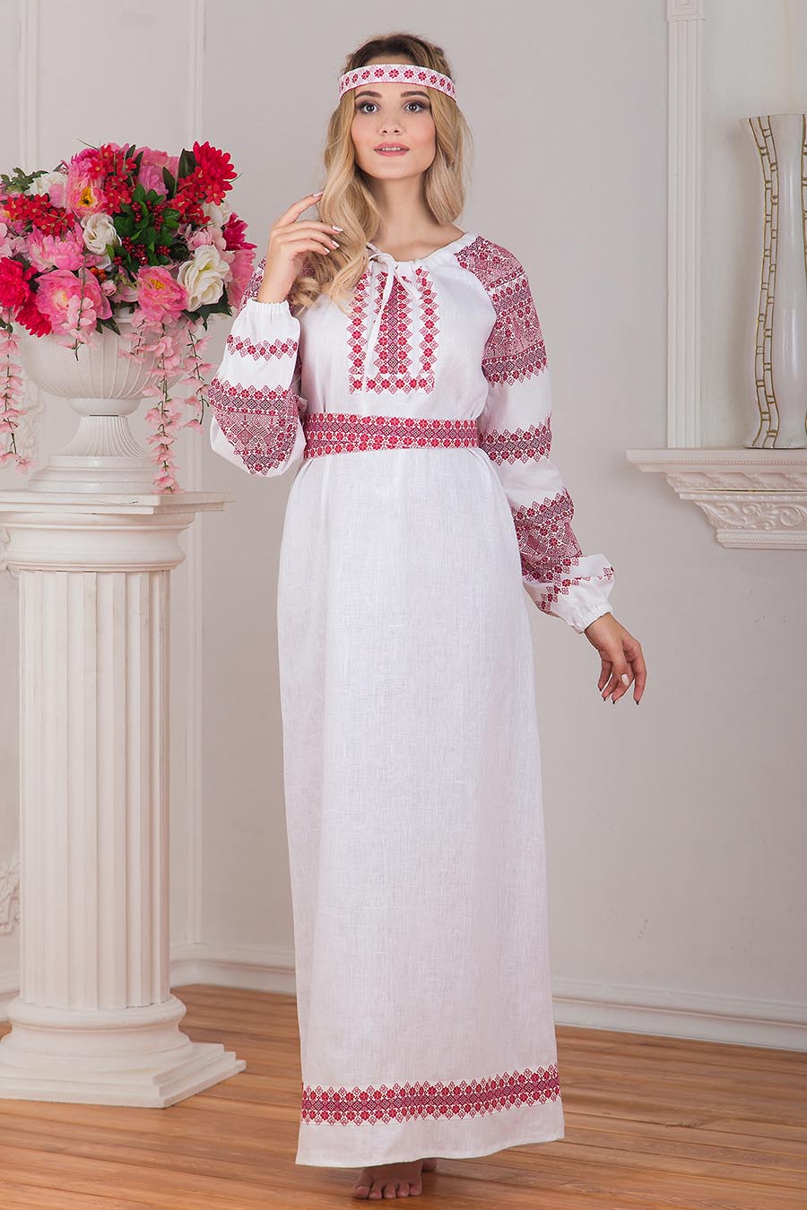 A playful frame from Women in Slavic costumes — online in Taiyuan