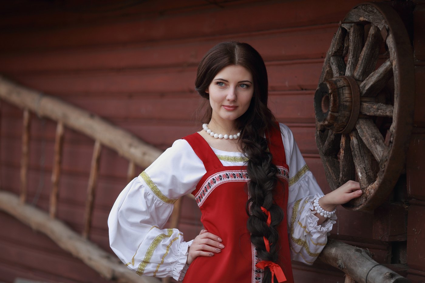 Girls in Slavic costumes’s look of the day — catch her live in Taiyuan