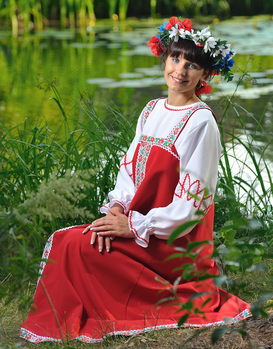 Beautiful girl Girls in Slavic costumes in Taiyuan